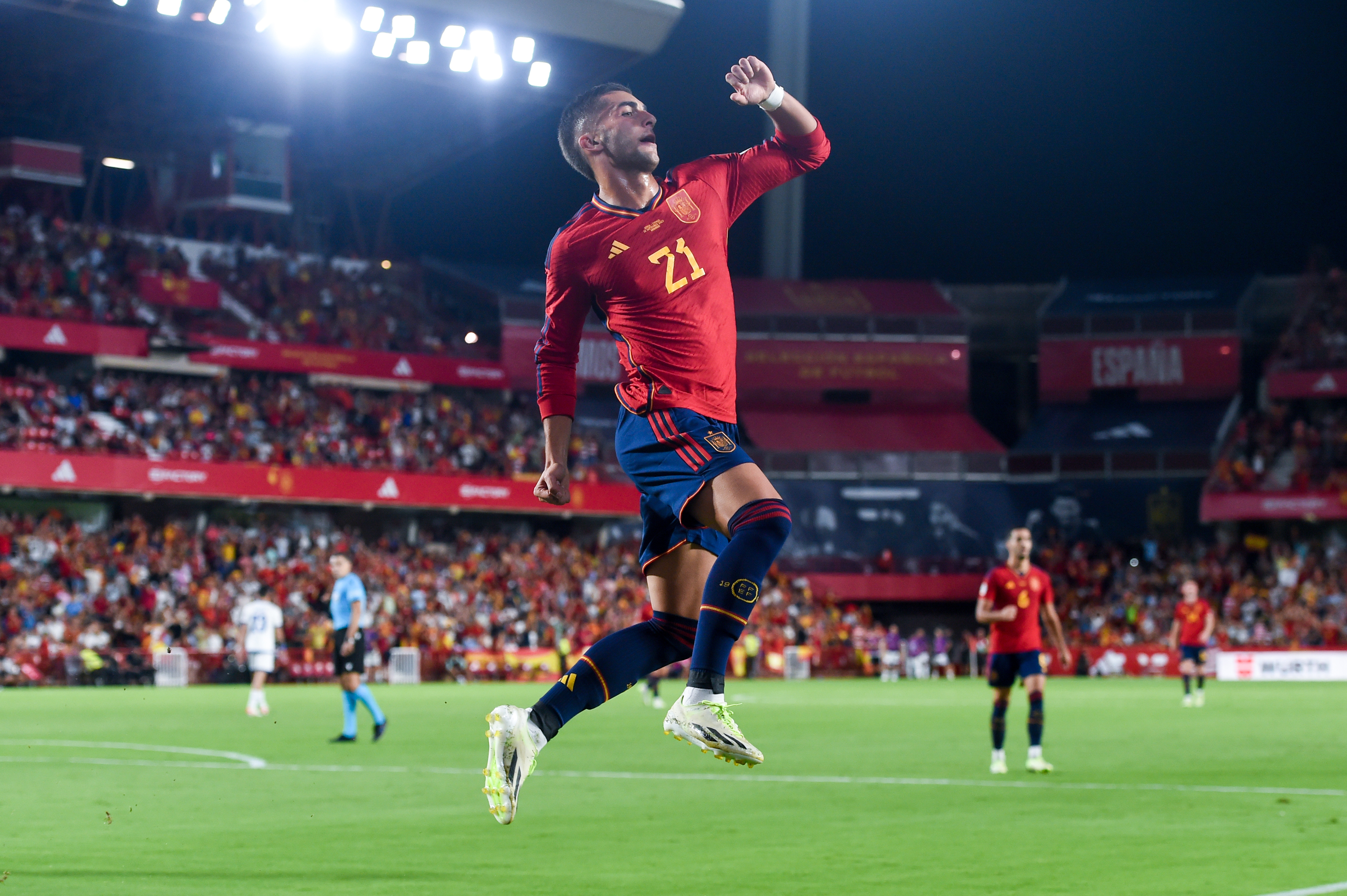 比利时队连续五战不胜,欧预赛出线形势堪忧 比利时队连续五战不胜,欧预赛出线形势堪忧