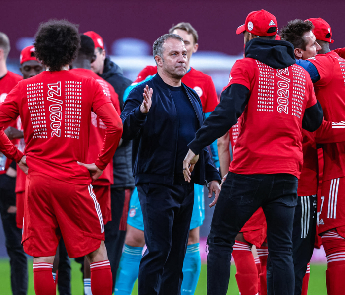 拜仁队夺得联赛冠军，赛季完美收官