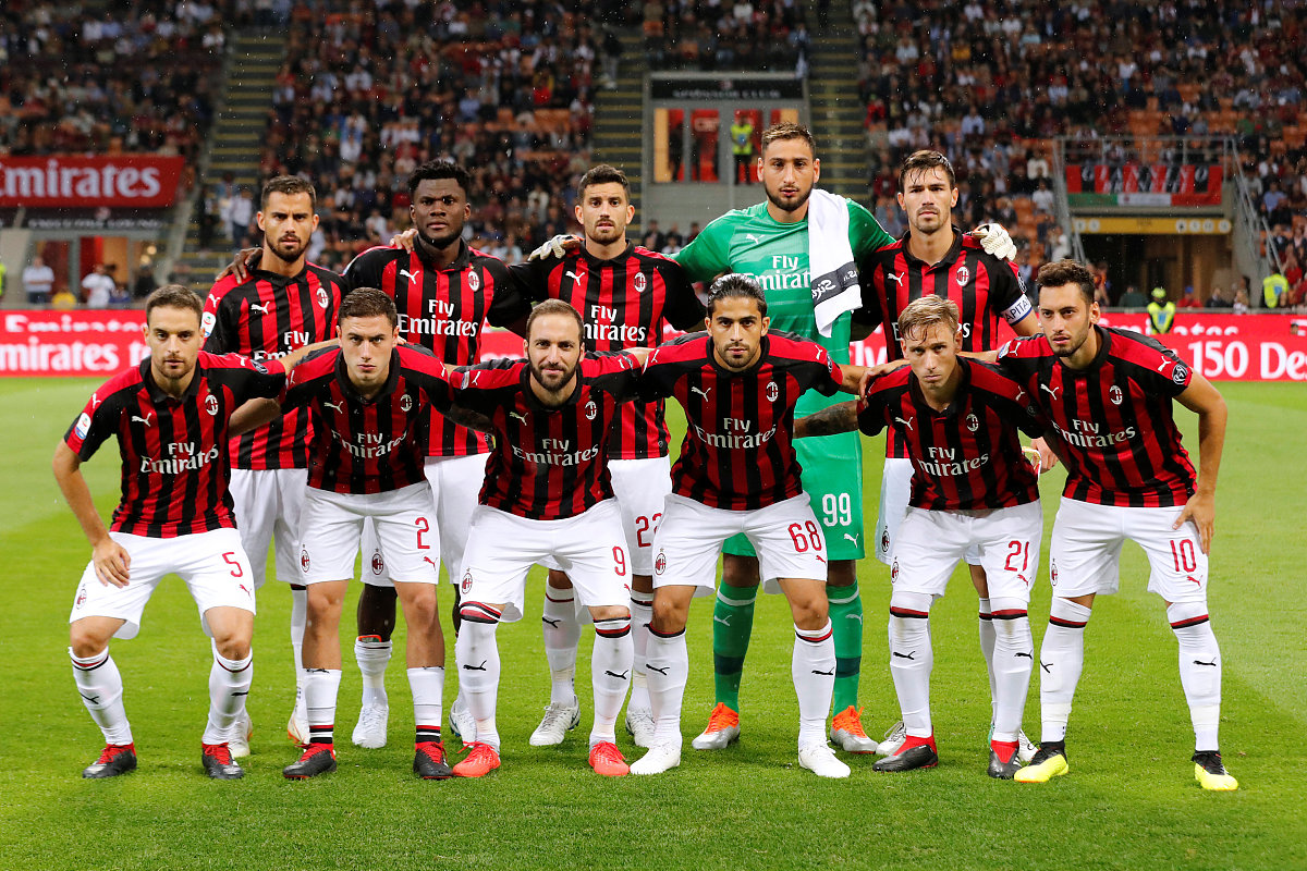 AC米兰深夜迎战热那亚,守住领头羊地位 AC米兰深夜迎战热那亚,守住领头羊地位