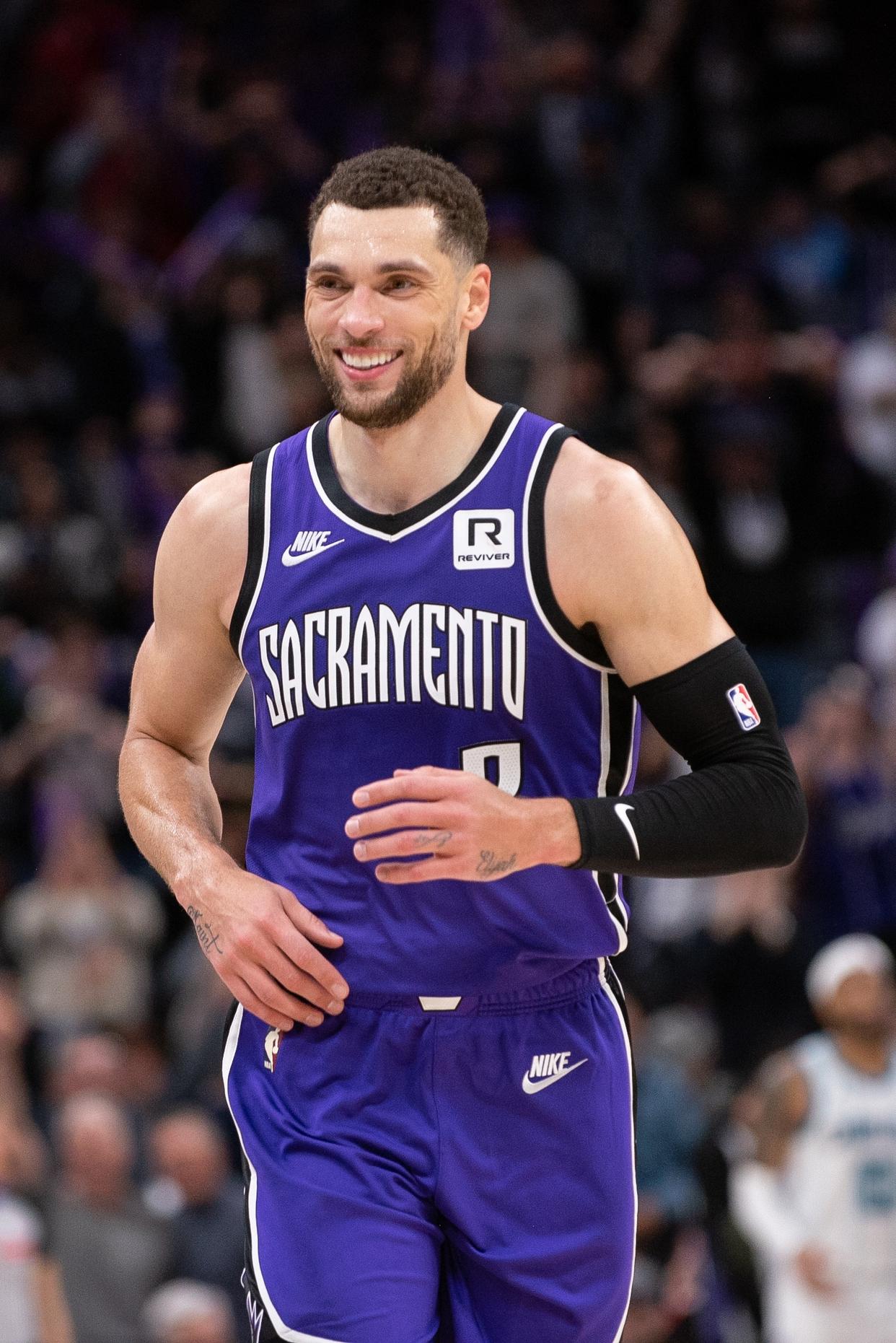 骑士击败国王,拉文20+带队胜出 骑士击败国王,拉文20+带队胜出