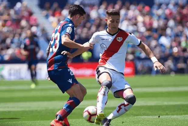 里昂客场大胜，高歌猛进，领跑联赛