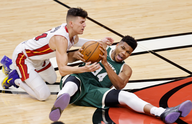 雄鹿B队血洗塞尔维亚男篮,费沃斯打破历史纪录 雄鹿B队血洗塞尔维亚男篮,费沃斯打破历史纪录