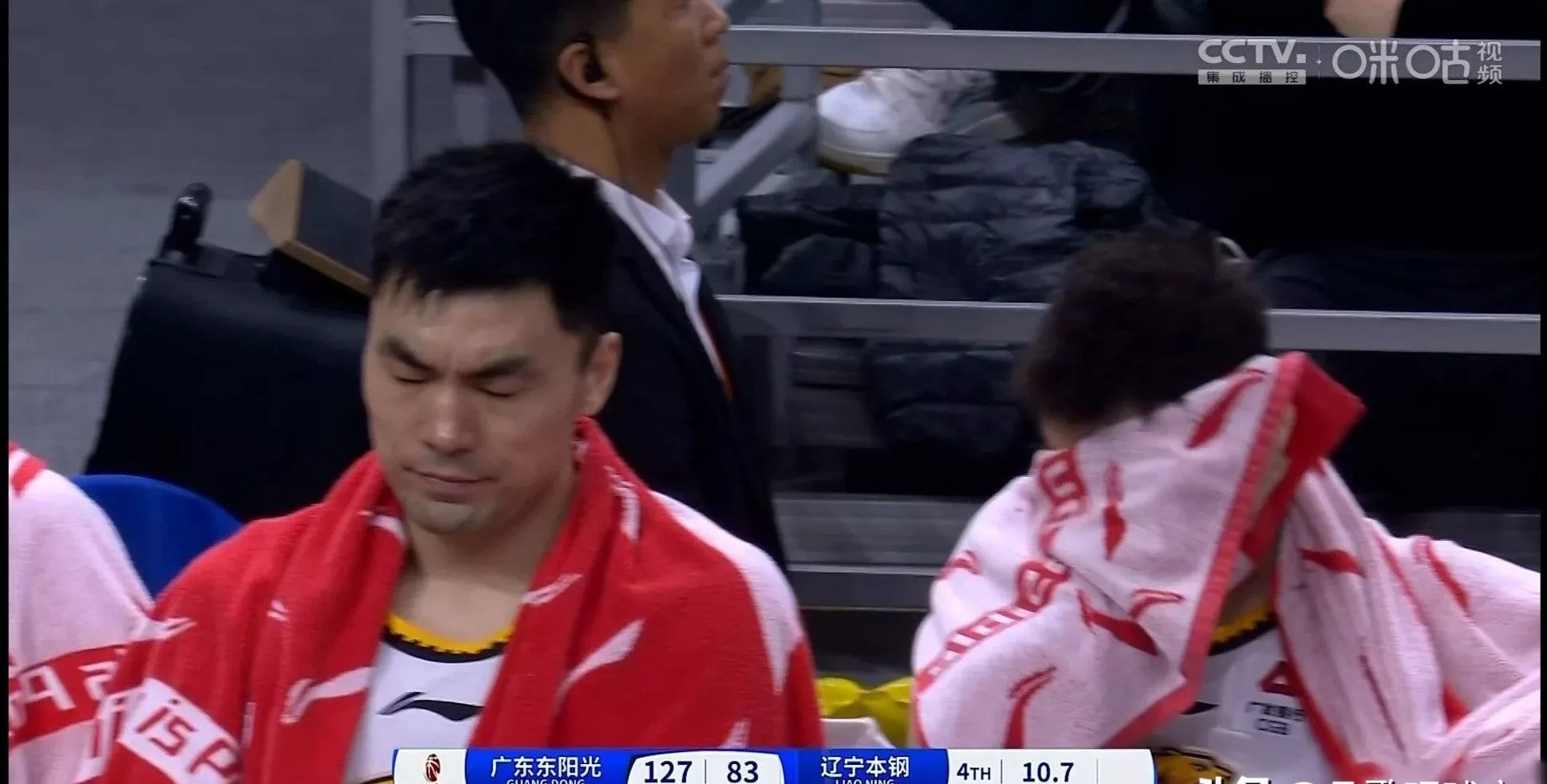 队员情绪失控,导致比赛失利 队员情绪失控,导致比赛失利